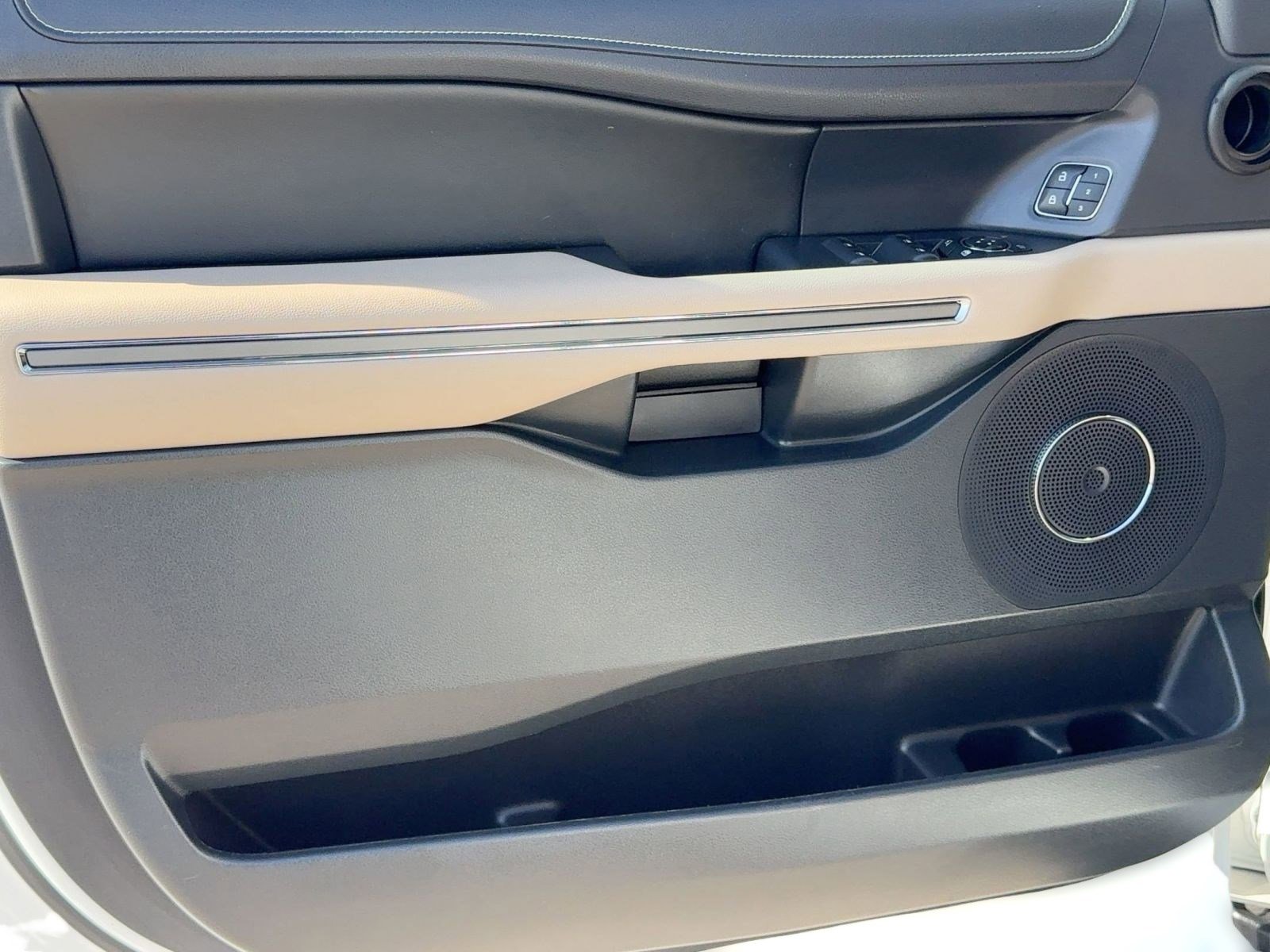 Certified 2022 Ford Expedition XLT image 11