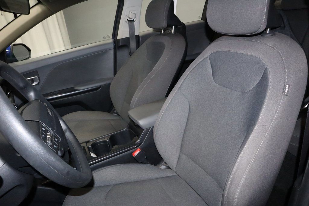 Used 2025 Kia K4 LXS image 24