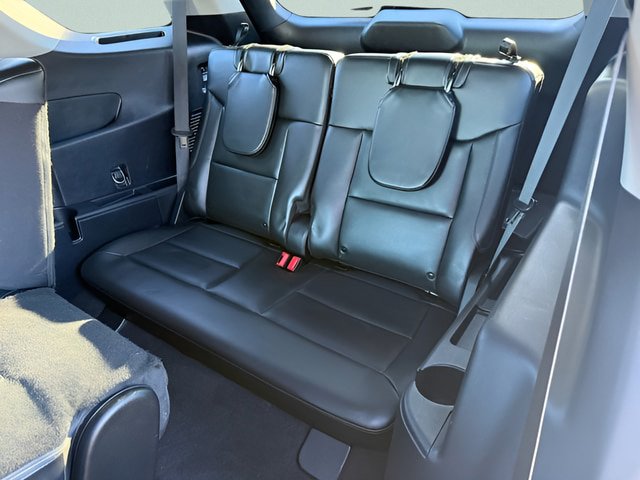 Certified 2022 Ford Explorer XLT w/ Equipment Group 202A AWD/4WD image 7