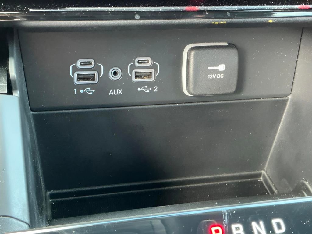 Used 2025 Jeep Grand Cherokee Laredo w/ Trailer Tow Package image 39