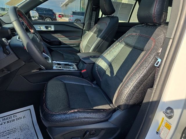 Certified 2024 Ford Explorer ST-Line w/ Class IV Trailer Tow Package AWD/4WD image 11