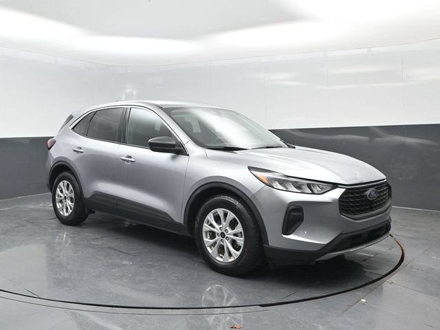 Certified 2024 Ford Escape Active FWD image 2