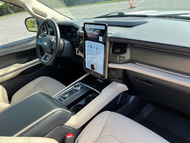 Certified 2023 Ford Expedition Platinum AWD/4WD image 39