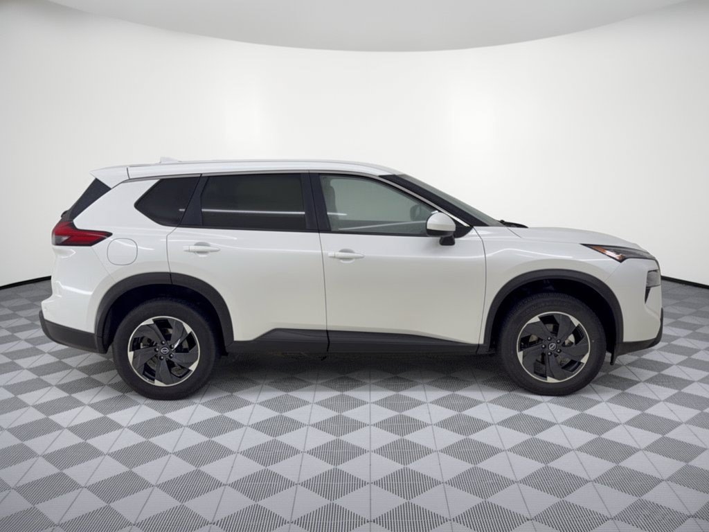 Used 2025 Nissan Rogue SV AWD/4WD image 8