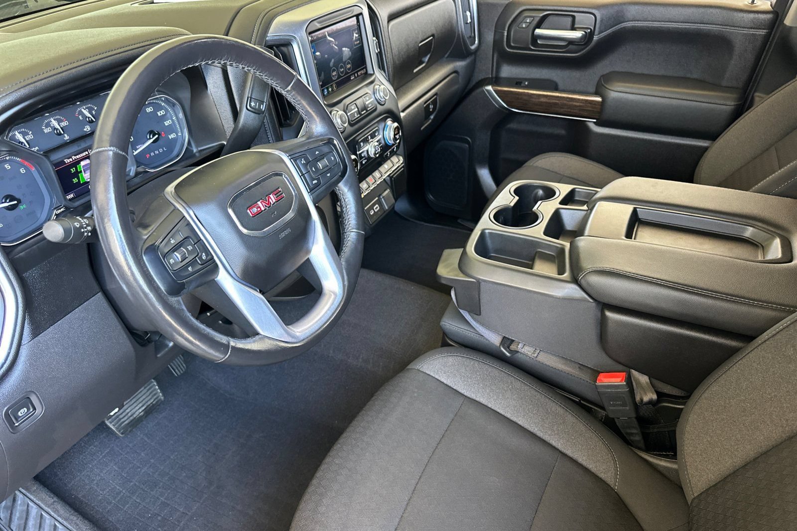 Used 2020 GMC Sierra 1500 Elevation w/ Elevation Value Package AWD/4WD image 9