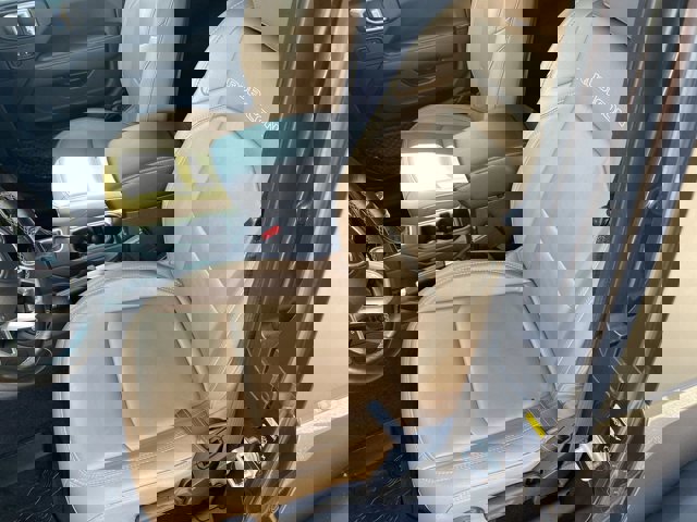 Used 2021 Jeep Wrangler Rubicon w/ Uconnect 4C Nav & Sound Group AWD/4WD image 13