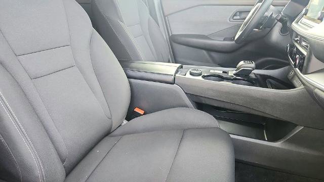 Used 2023 Nissan Rogue S image 30