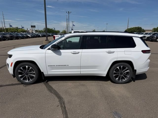 Used 2023 Jeep Grand Cherokee L Overland w/ Luxury Tech Group IV AWD/4WD image 5