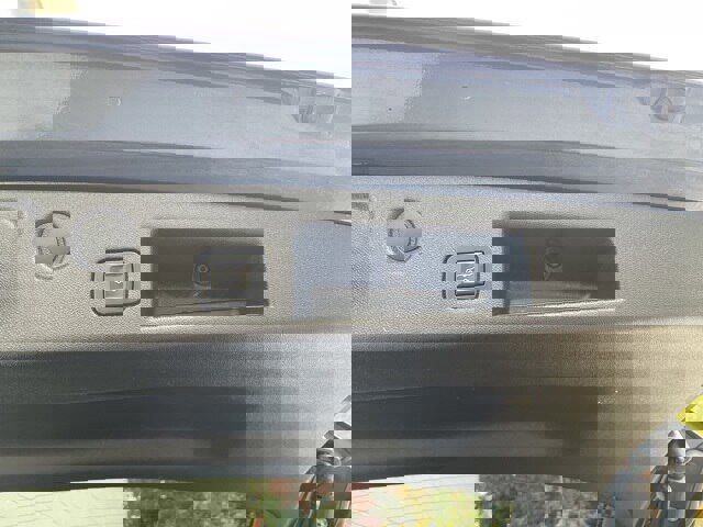 Used 2018 Chevrolet Equinox LT image 9