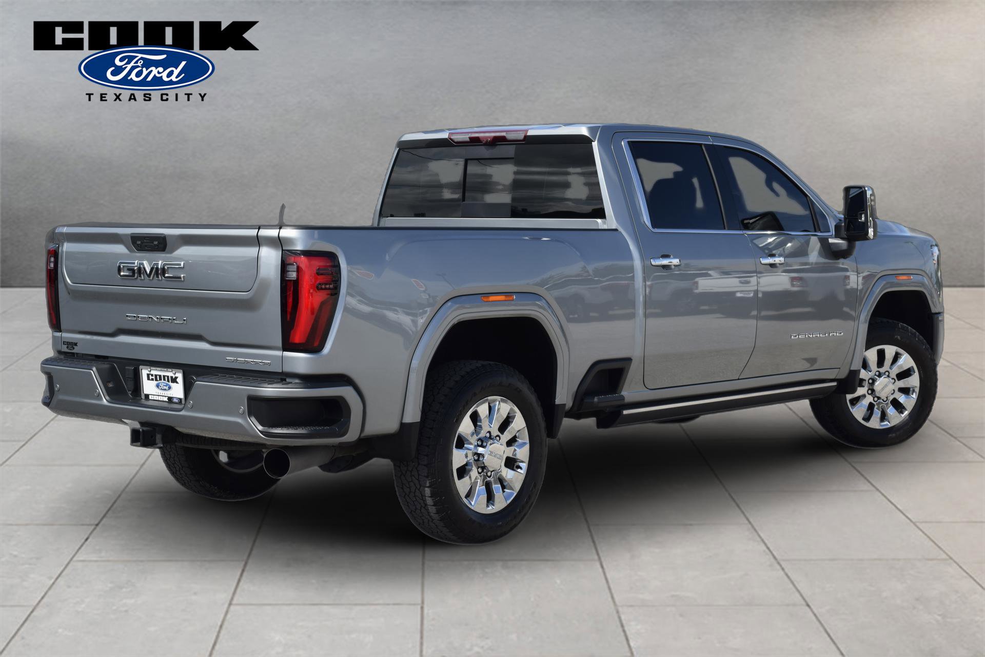 Used 2024 GMC Sierra 2500 Denali Ultimate w/ Max Trailering Package AWD/4WD image 4