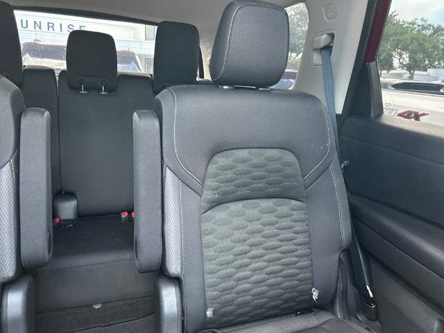 Used 2024 Nissan Pathfinder SV w/ SV Premium Package FWD image 14