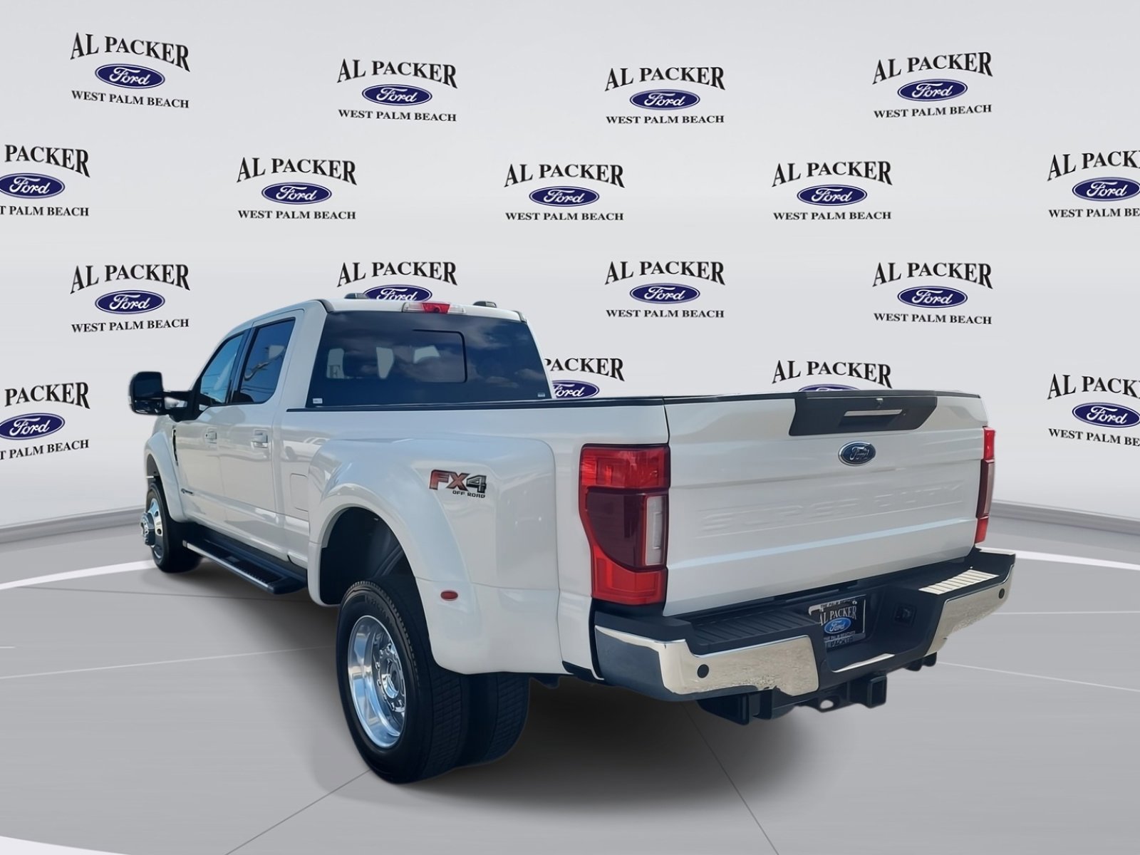 Certified 2020 Ford F450 Lariat w/ Lariat Ultimate Package image 3