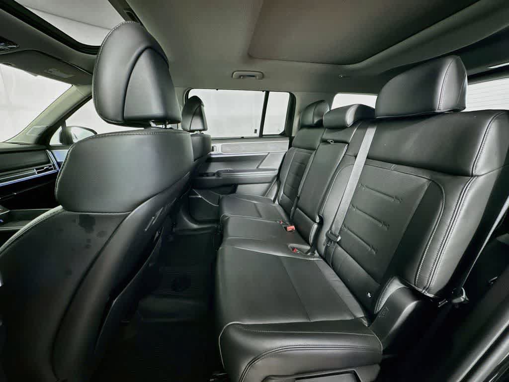 Used 2024 Hyundai Santa Fe Limited FWD image 12