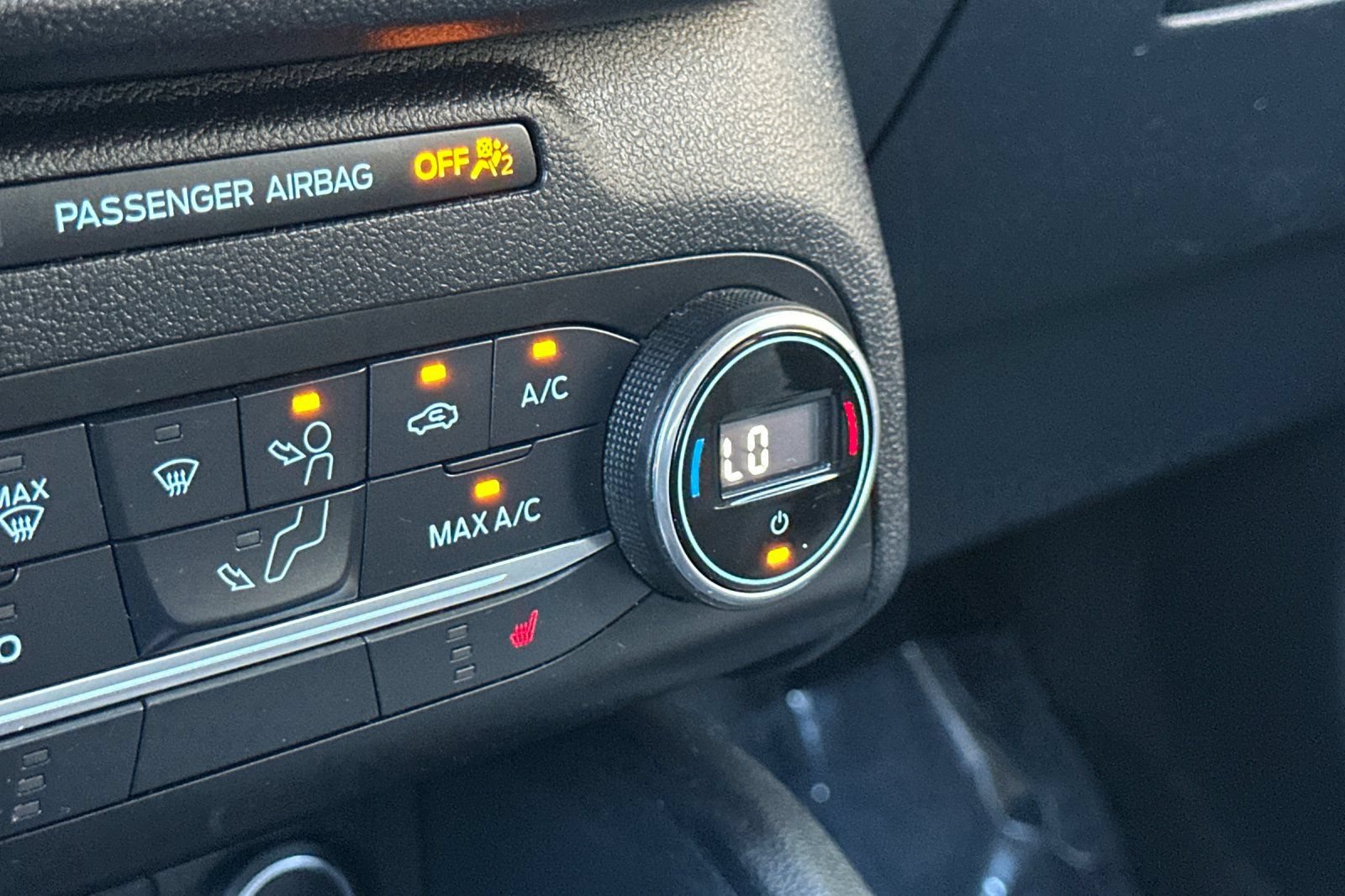 Certified 2020 Ford Escape SE AWD/4WD image 30