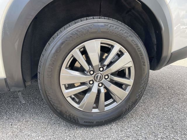 Used 2025 Nissan Pathfinder SV image 10