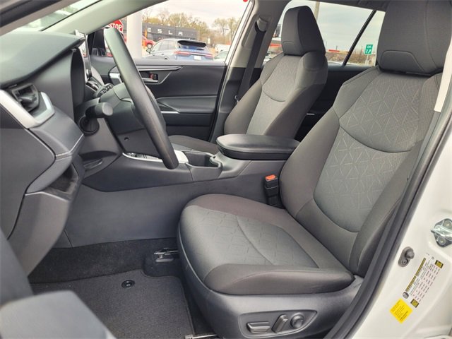 Used 2025 Toyota RAV4 XLE image 8