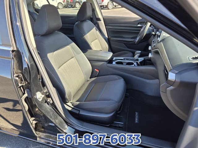 Used 2024 Nissan Altima 2.5 SV FWD image 18