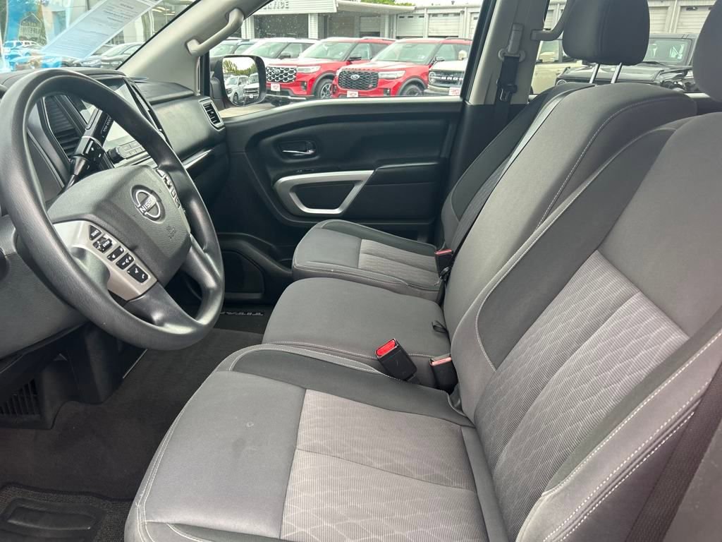 Used 2023 Nissan Titan SV image 20