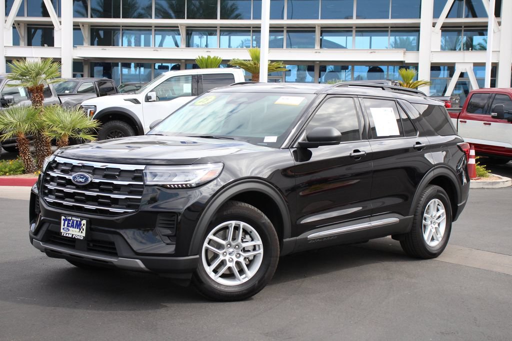 Certified 2025 Ford Explorer Active AWD/4WD image 1