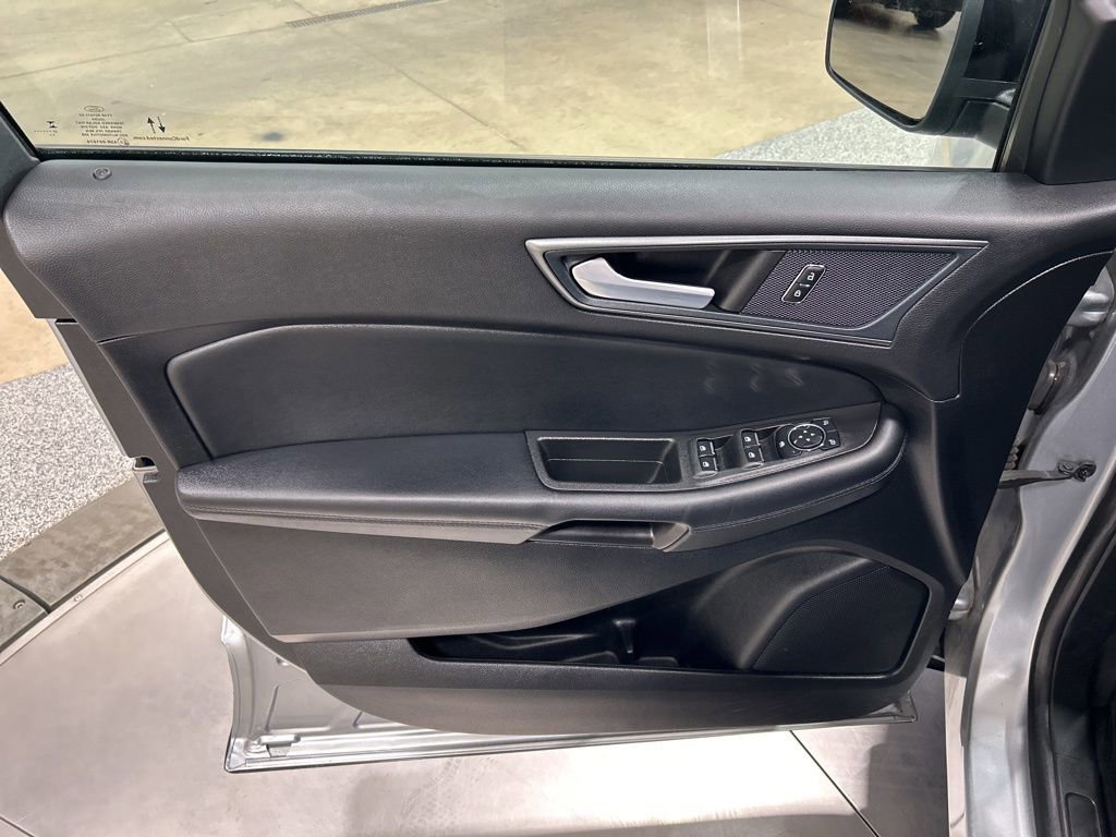 Certified 2024 Ford Edge SE w/ Black Appearance Package AWD/4WD image 15