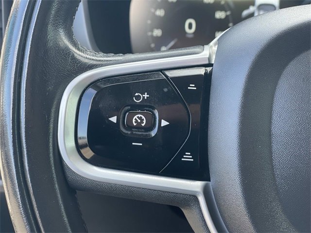 Used 2020 Volvo S60 T5 Momentum w/ Premium Package image 9