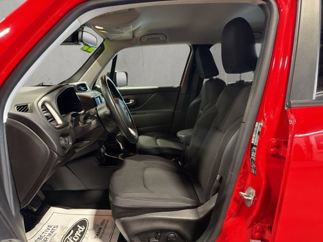 Used 2023 Jeep Renegade Latitude w/ Premium Group AWD/4WD image 6