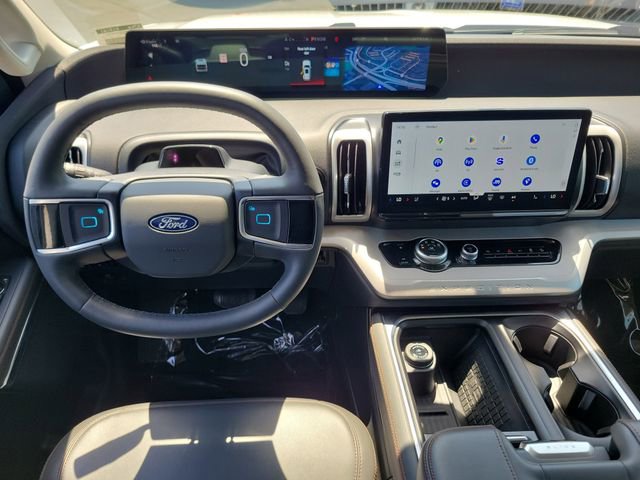 Certified 2025 Ford Expedition Active AWD/4WD image 4