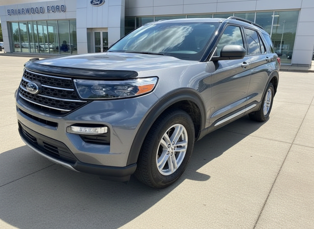 Certified 2024 Ford Explorer XLT w/ Equipment Group 202A AWD/4WD image 1