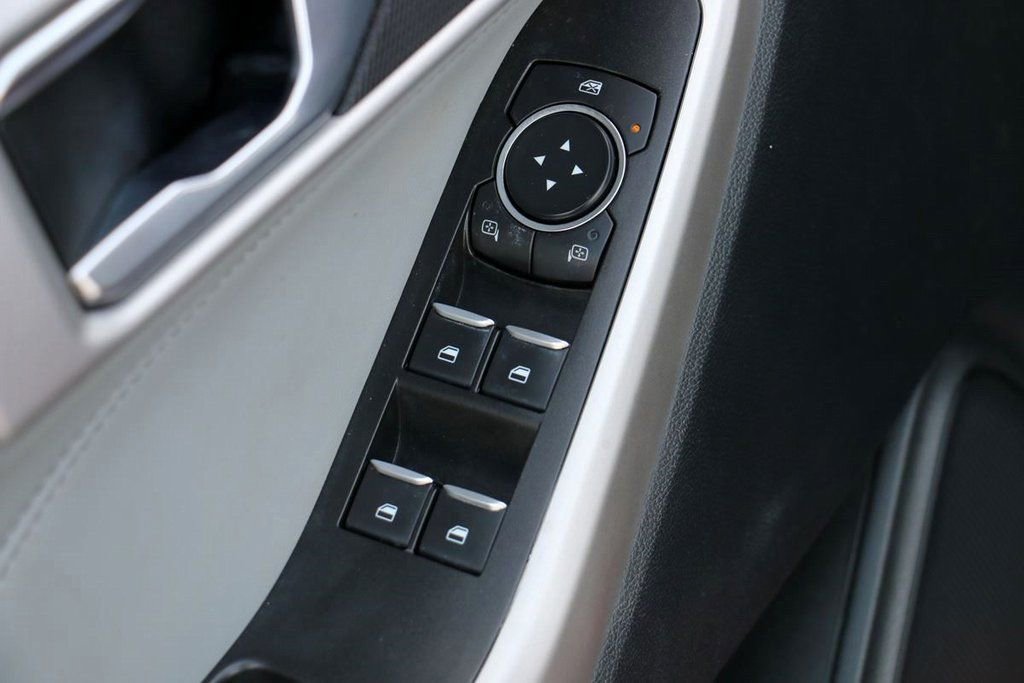 Certified 2022 Ford Explorer XLT w/ Equipment Group 202A image 18