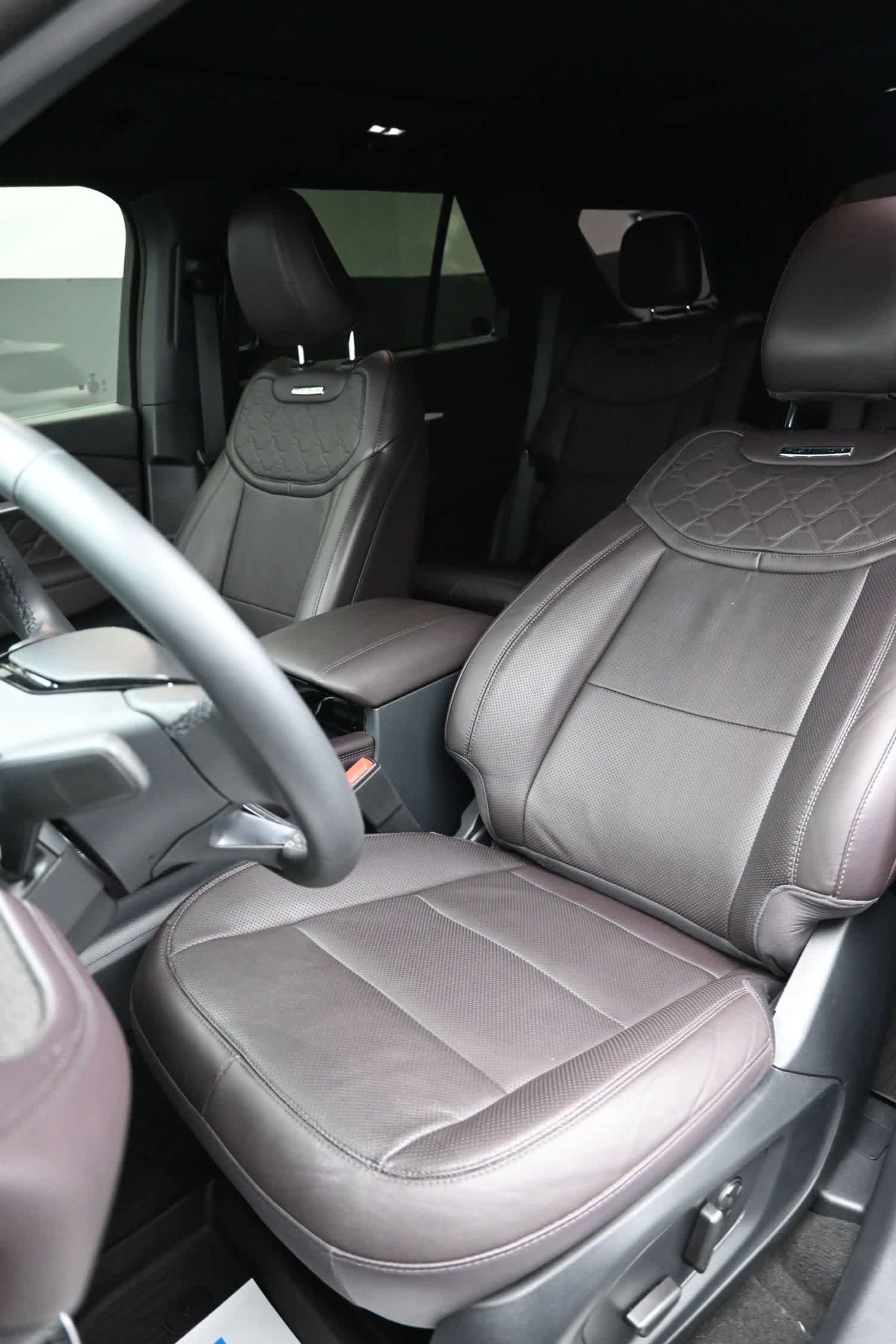 Certified 2026 Ford Explorer Platinum w/ LUX Leather Package AWD/4WD image 31