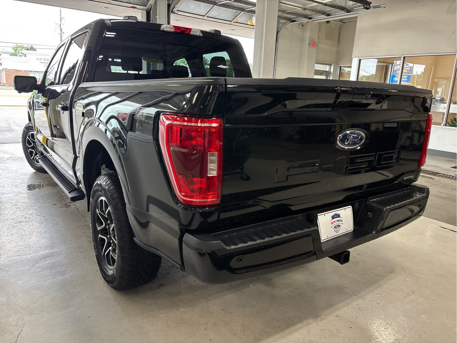 Certified 2022 Ford F150 XLT w/ Equipment Group 302A High AWD/4WD image 5