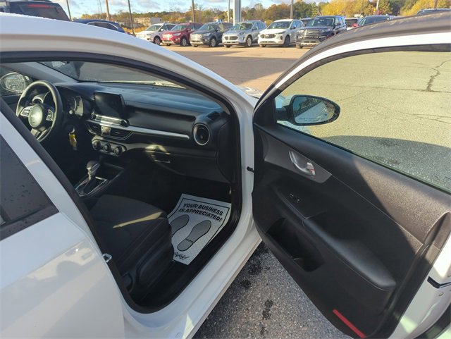 Used 2023 Kia Forte LXS image 11
