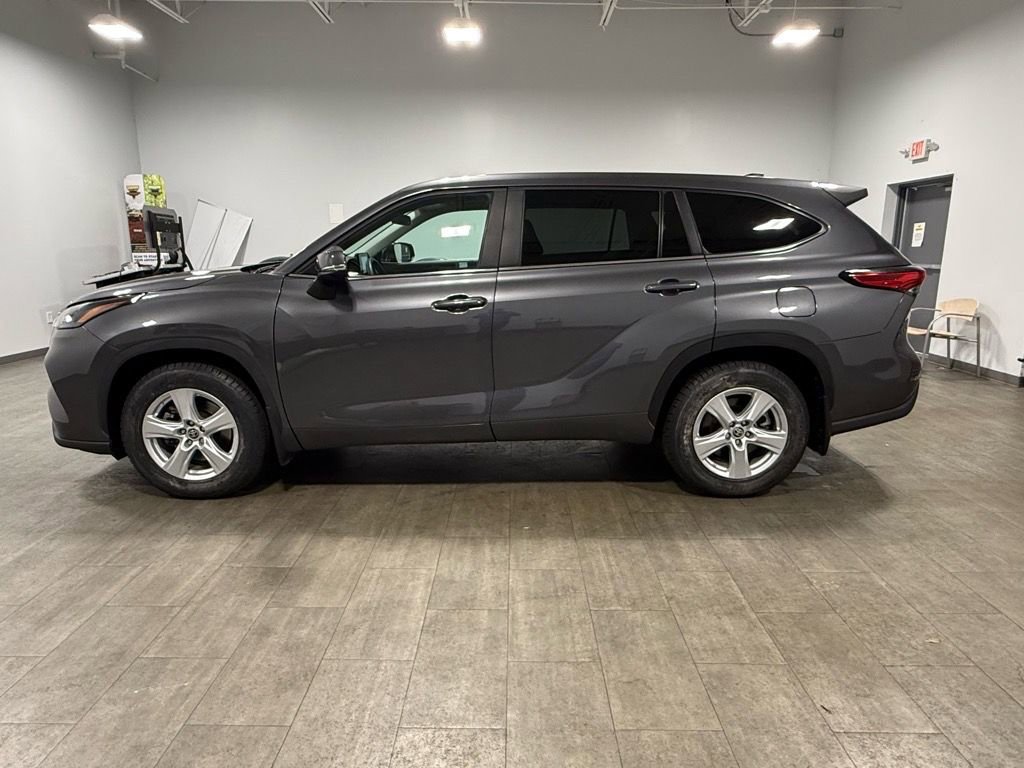 Used 2023 Toyota Highlander L image 7