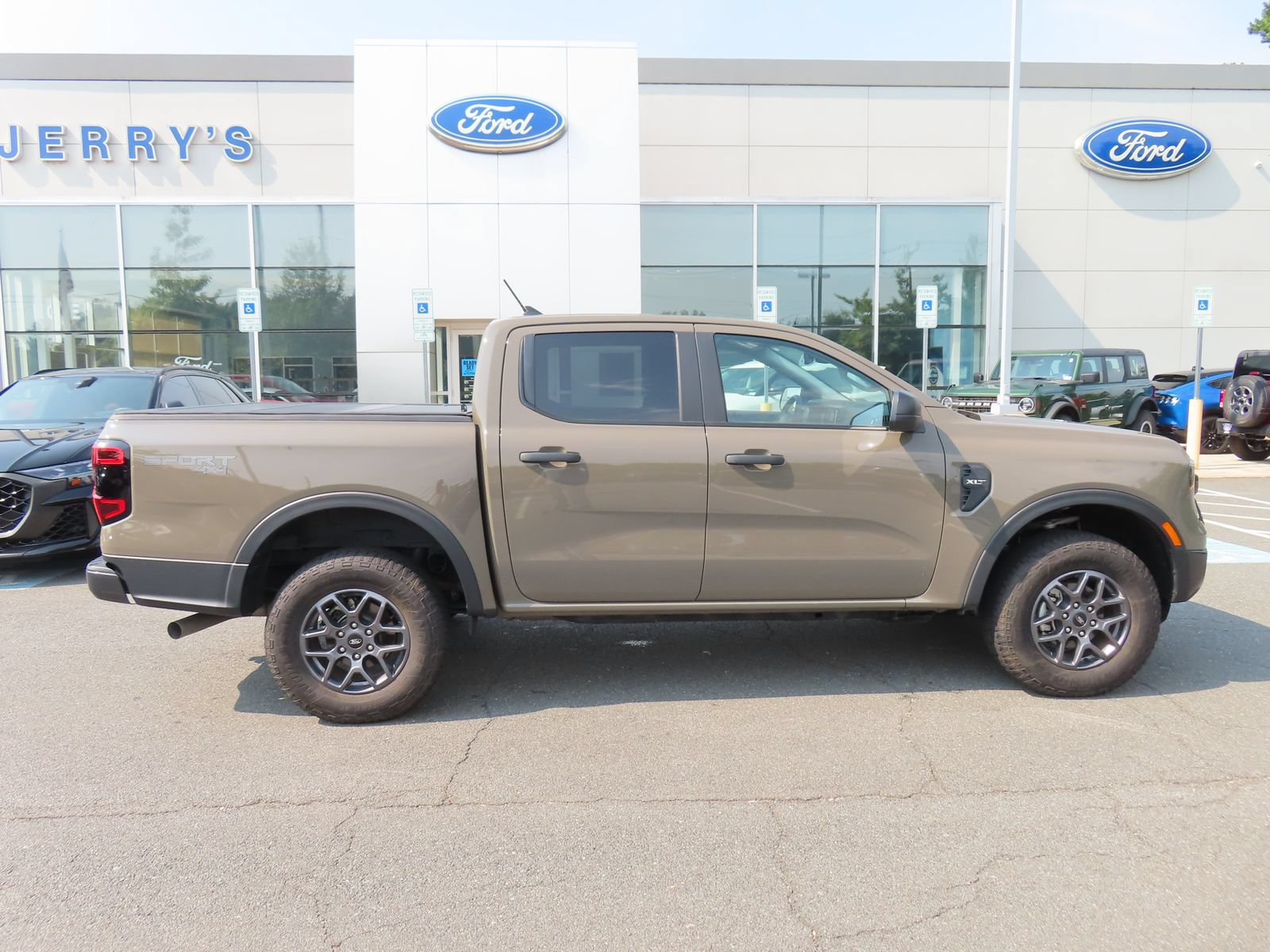 Certified 2025 Ford Ranger XLT w/ Trailer Tow Package AWD/4WD image 4