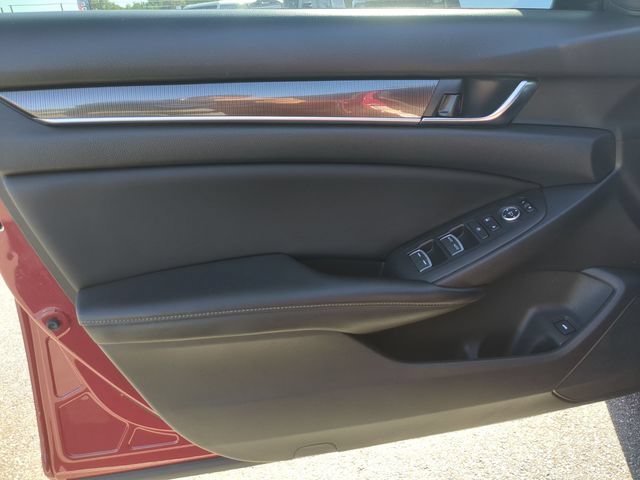 Used 2018 Honda Accord Sport image 9