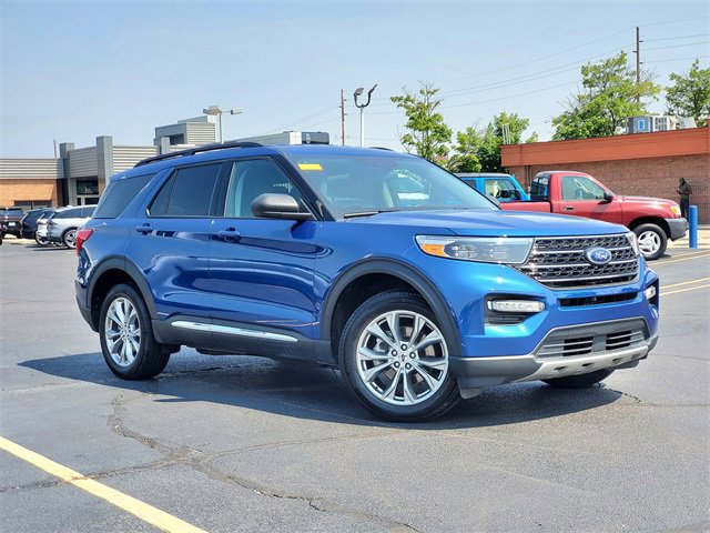 Certified 2023 Ford Explorer XLT w/ Equipment Group 202A image 5
