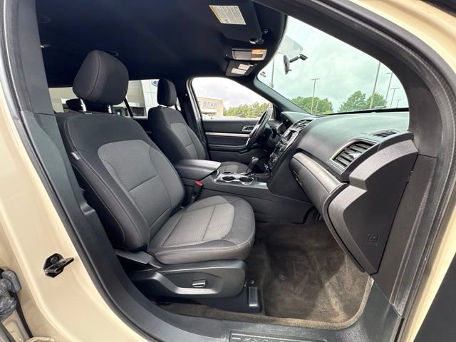 Certified 2018 Ford Explorer XLT FWD image 20