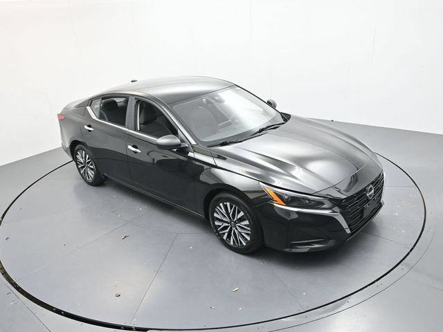 Used 2025 Nissan Altima 2.5 SV FWD image 33