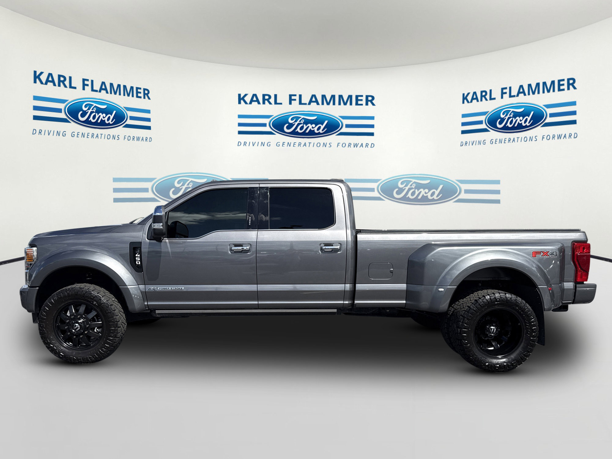 Certified 2022 Ford F450 Platinum w/ FX4 Off-Road Package AWD/4WD image 5