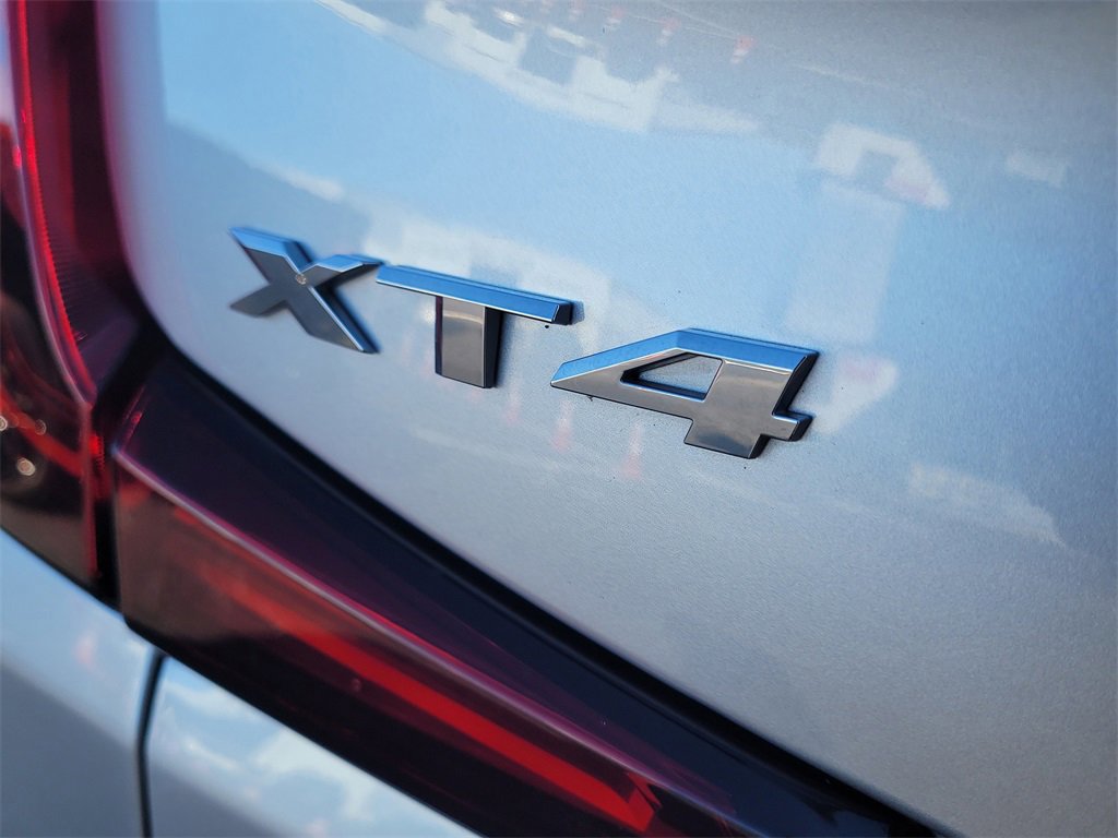 Used 2022 Cadillac XT4 Premium Luxury w/ Safety Alert Package image 7