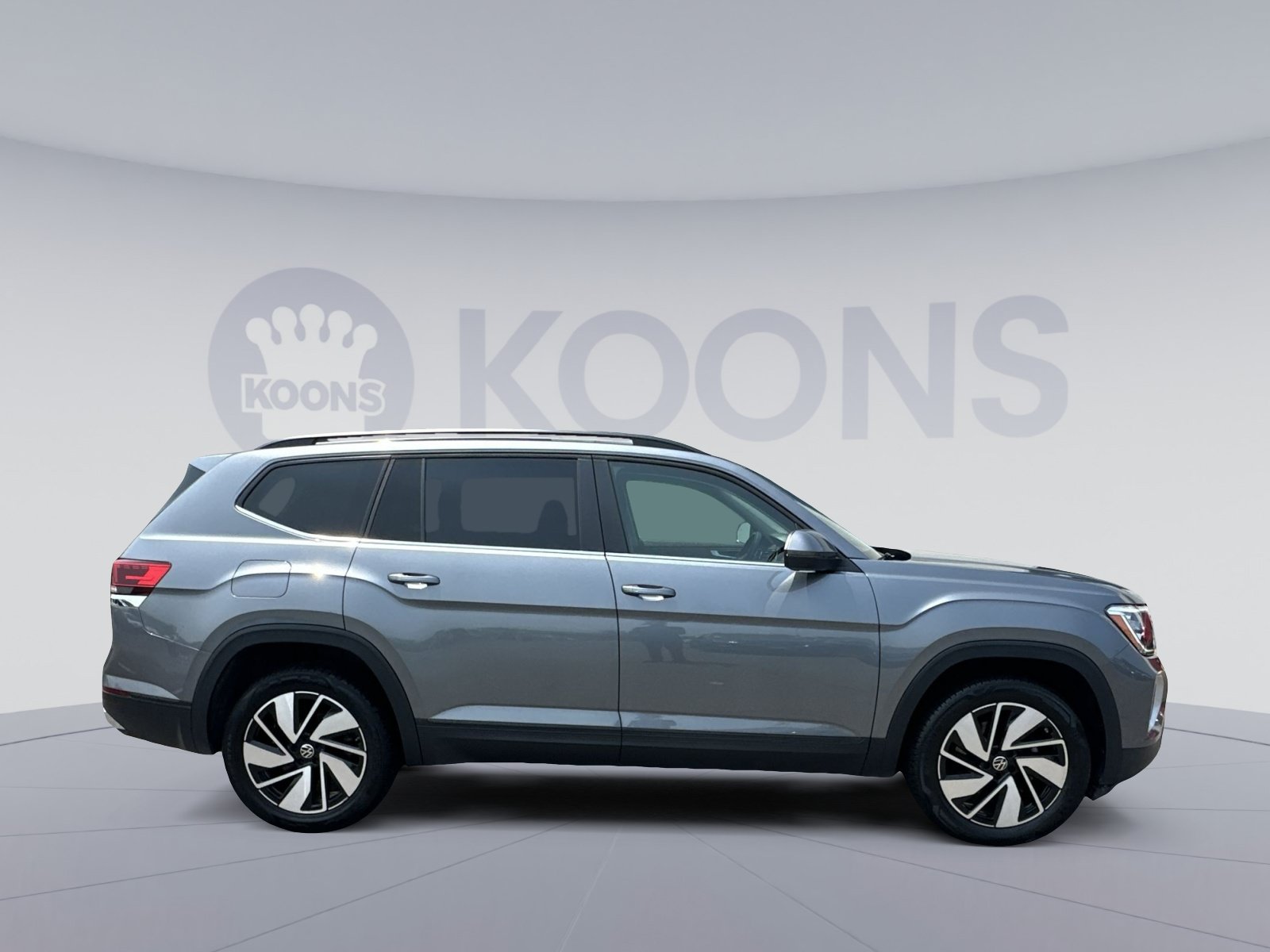 Used 2025 Volkswagen Atlas SE AWD/4WD image 17
