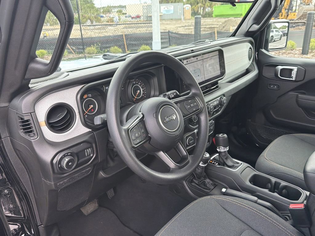 Used 2025 Jeep Wrangler Sport image 15