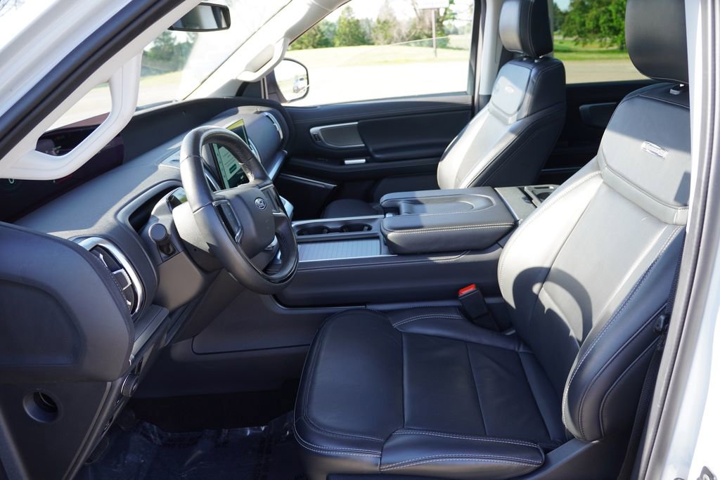 Certified 2025 Ford Expedition Platinum AWD/4WD image 16