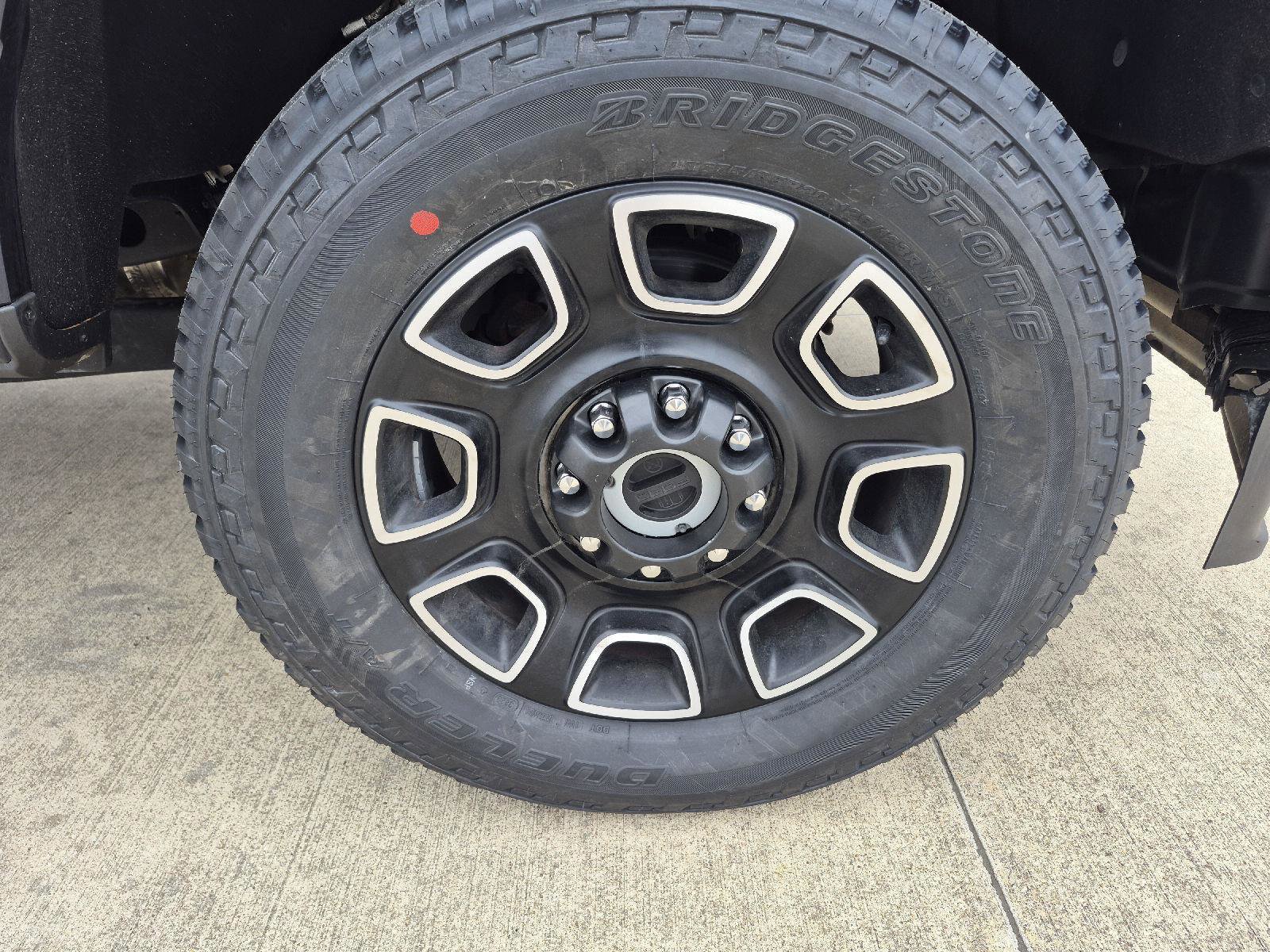 Certified 2024 Ford F250 Platinum w/ FX4 Off-Road Package image 9