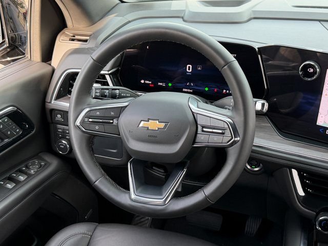 Used 2025 Chevrolet Suburban LT w/ Comfort Package AWD/4WD image 17
