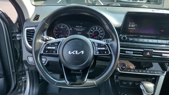 Used 2023 Kia Seltos SX w/ SX Sunroof Package AWD/4WD image 15