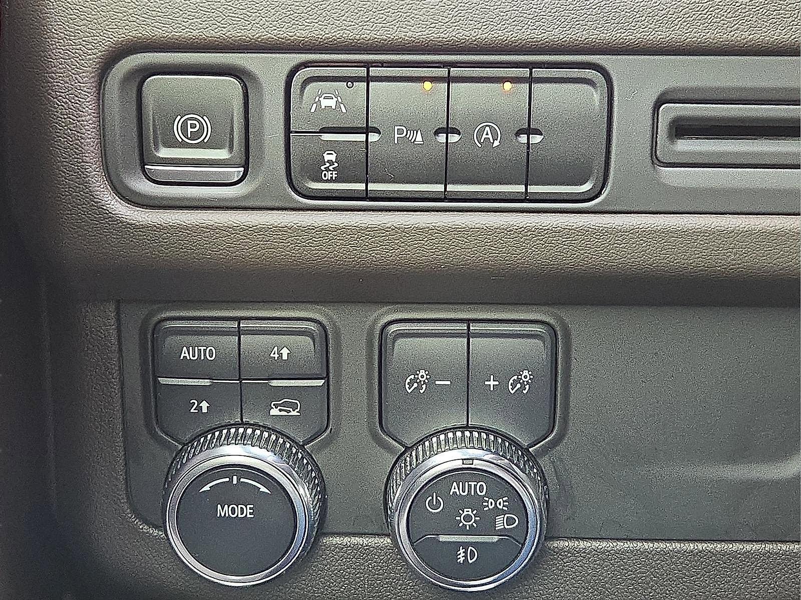 Used 2023 GMC Yukon SLT AWD/4WD image 20