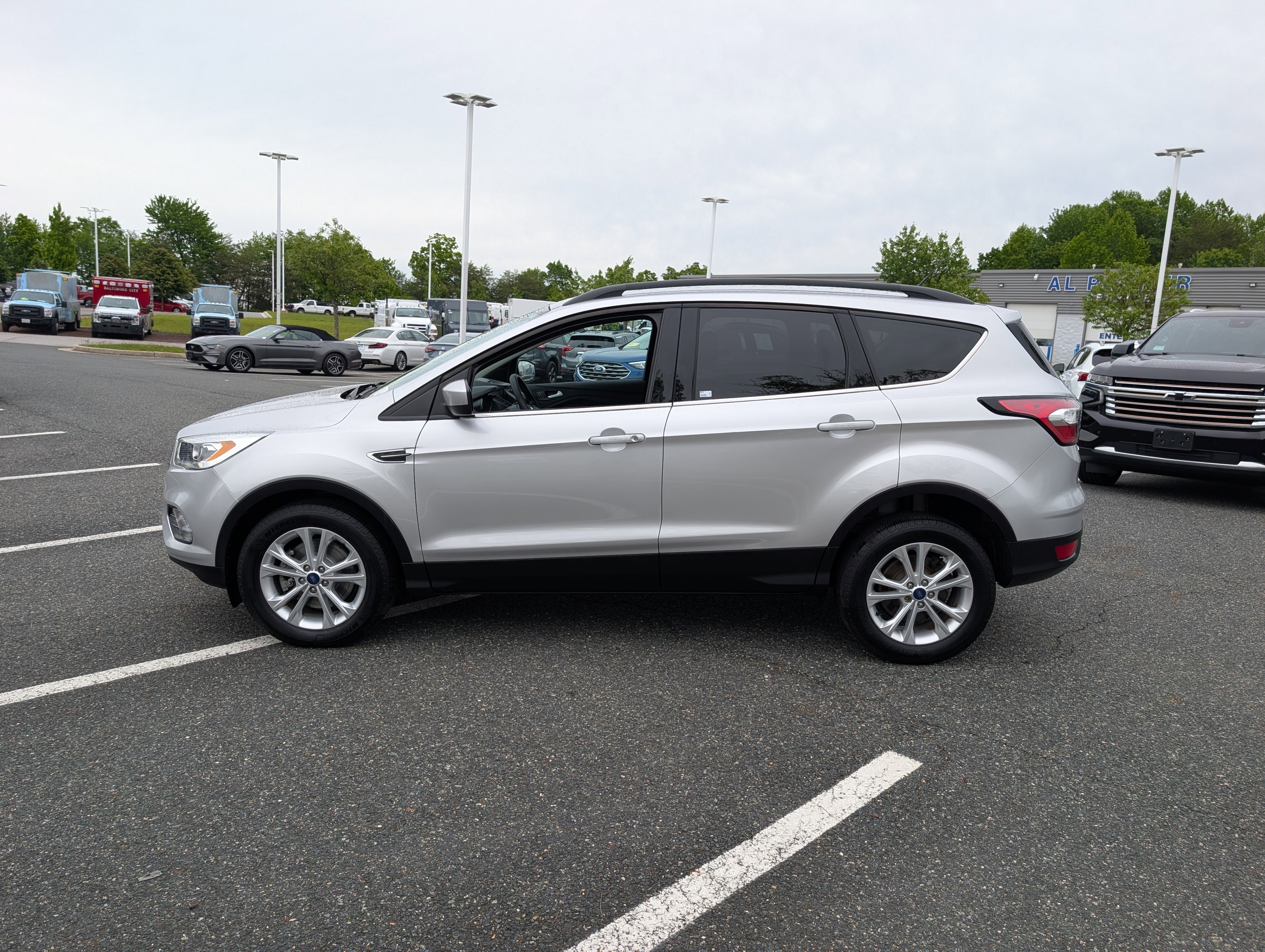 Certified 2017 Ford Escape SE w/ Equipment Group 201A AWD/4WD image 6