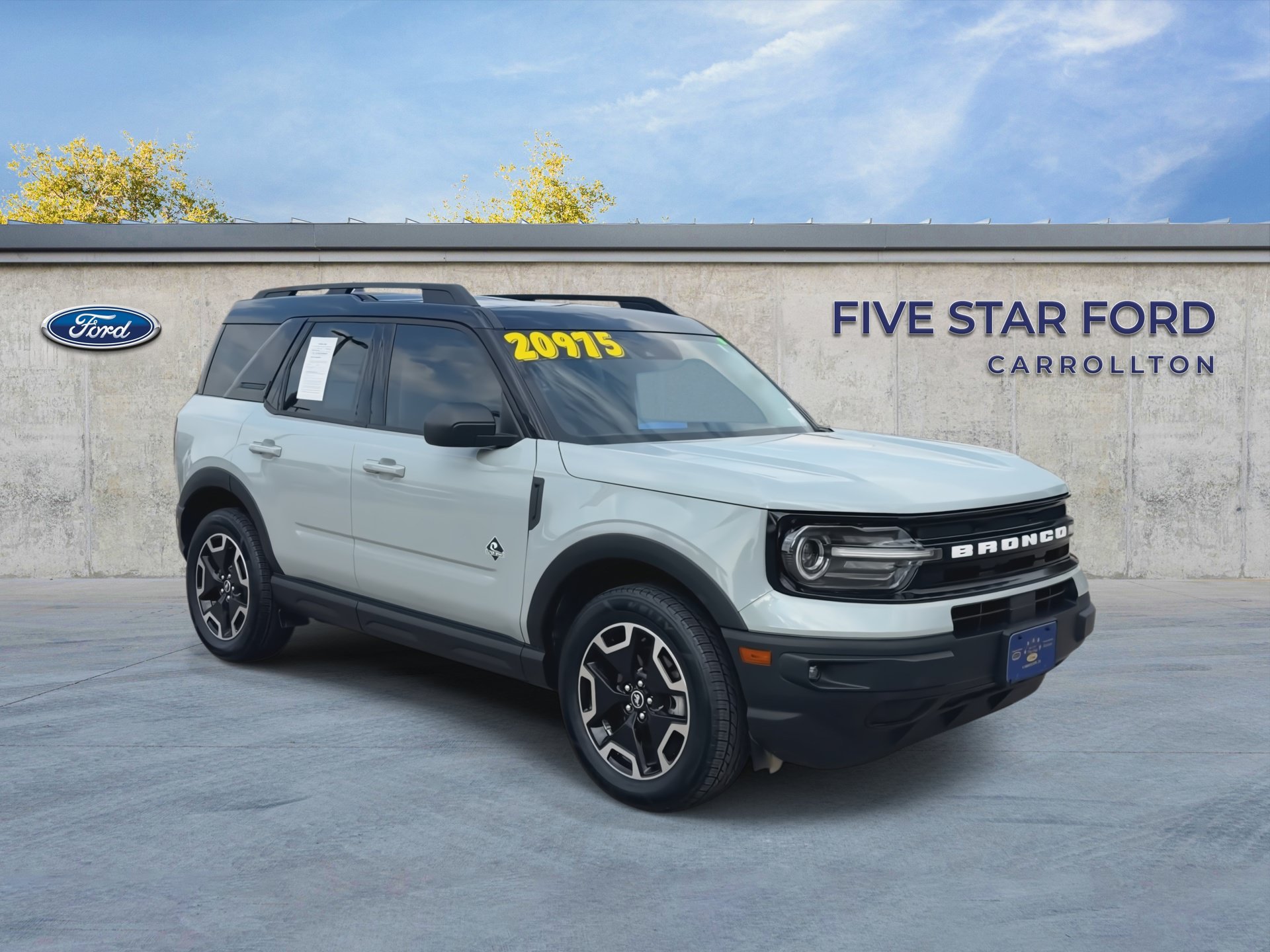 Certified 2021 Ford Bronco Sport Outer Banks w/ Outer Banks Package AWD/4WD image 2