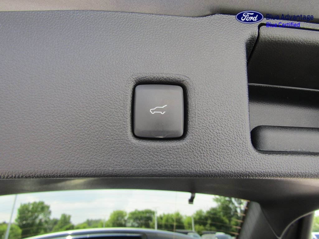 Certified 2025 Ford Escape Platinum AWD/4WD image 26